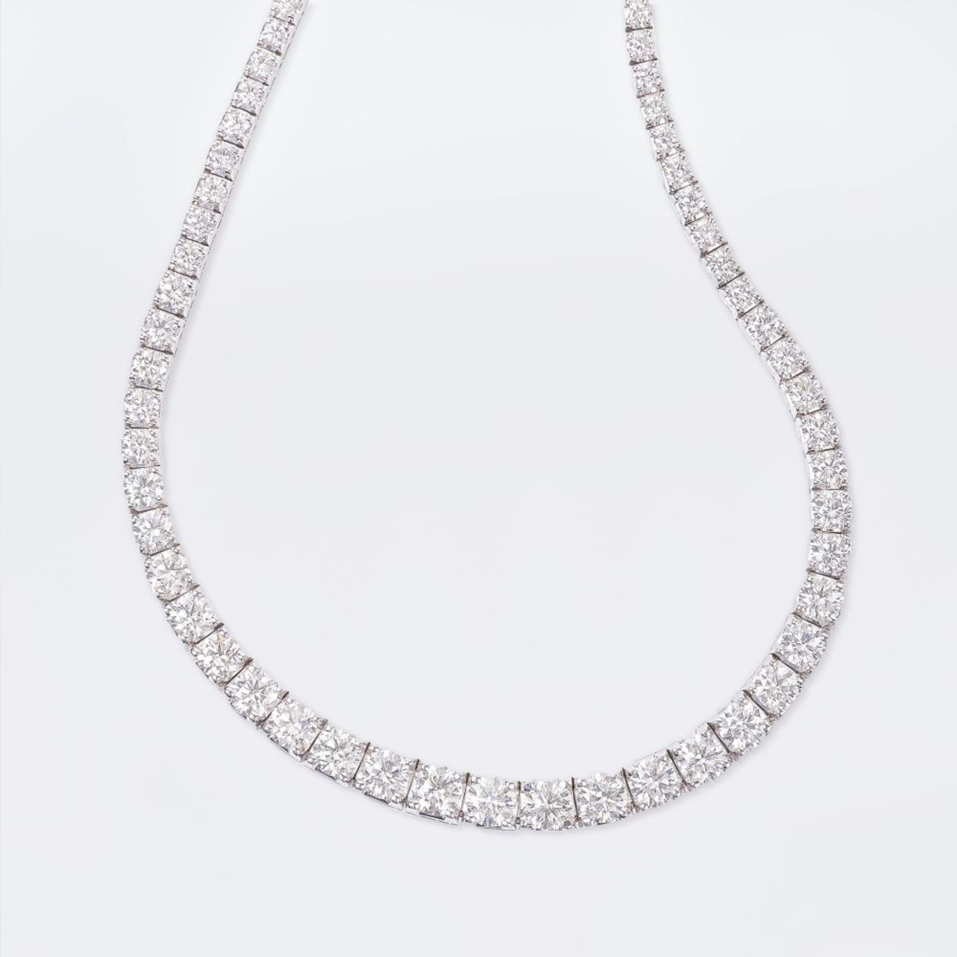 Collier 18 kt WG, mit ZÖ 40 cm + 43 cm, 1 Tropfen 0,11 ct, TW-vsi, 13 Dia. 0,03 ct, W-si main image 1