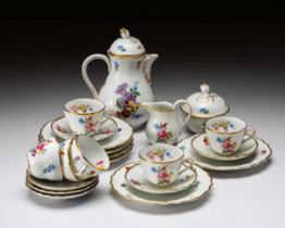 A HUTSCHENREUTHER PORCELAIN COFFEE SERVICE, EARLY 20TH CENTURY