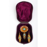 A CASED SET OF VICTORIAN REVIVAL TURQUOISE PENDANT EARRINGS AND PENDANT BROOCH