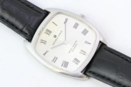 UNIVERSAL GENEVE WHITE SHADOW AUTOMATIC REFERENCE 866115, square silver dial with applied roman