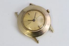 9CT ACCURIST ART DECO WRISTWATCH, circular champagne dial with baton hour markers, 32mm 9ct gold