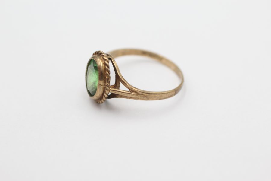 9ct gold vintage green gemstone dress ring (1.5g) - Image 3 of 4