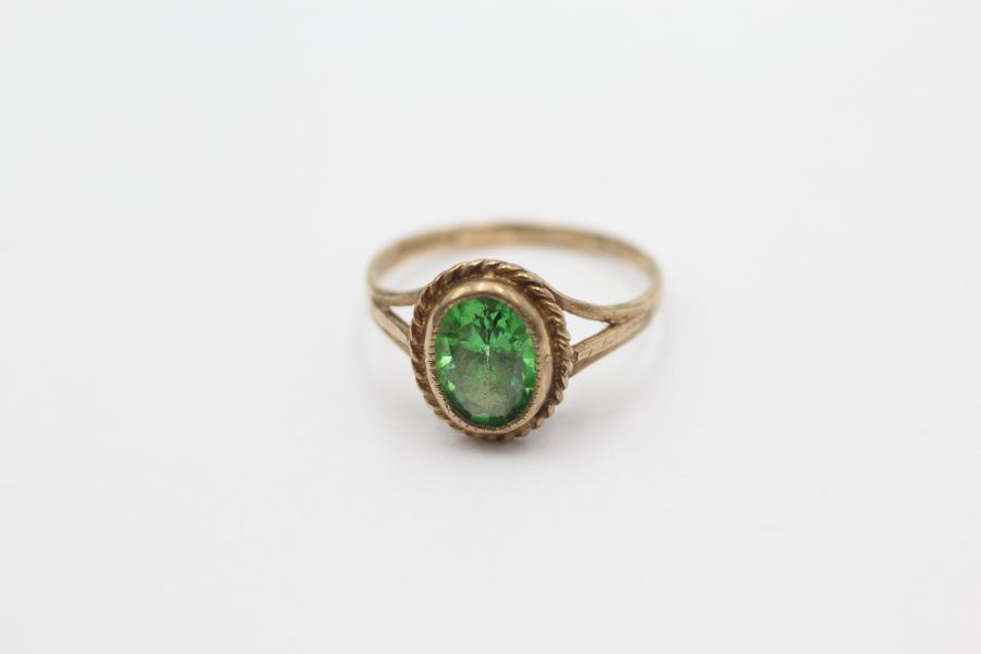 9ct gold vintage green gemstone dress ring (1.5g)