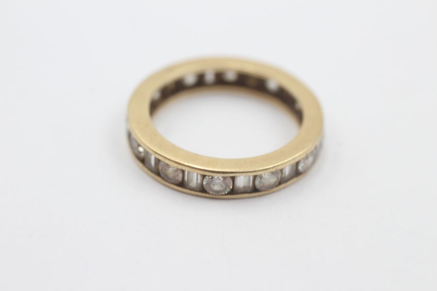 9ct gold clear gemstone mixed cut channel setting eternity ring (3.5g) - Image 3 of 4