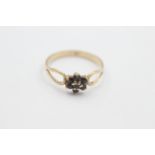 9ct gold sapphire floral cluster ring (1.4g)