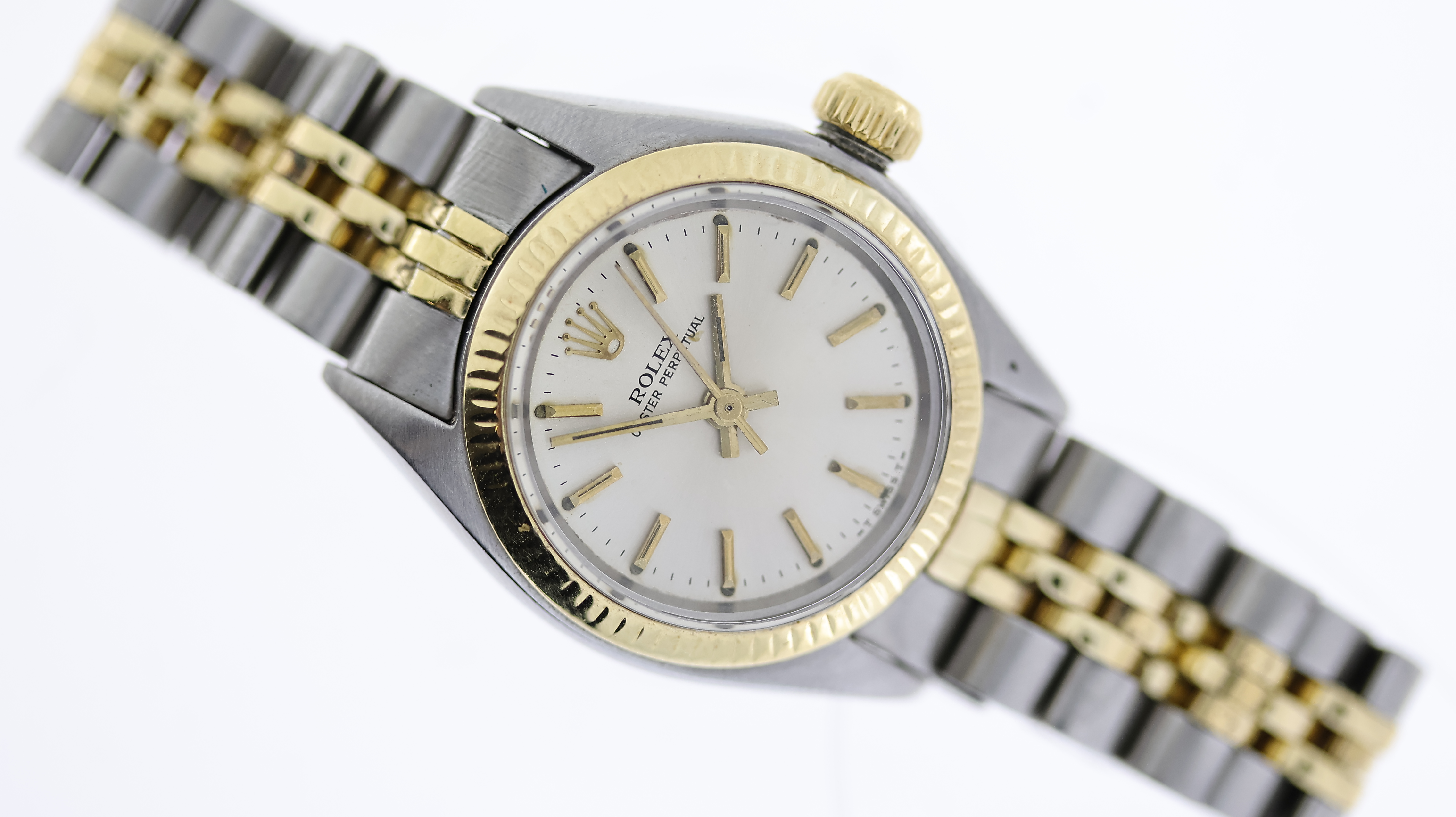 LADIES ROLEX OYSTER PERPETUAL REFERENCE 6719 CIRCA 1978, circular silver dial with baton hour - Image 2 of 2