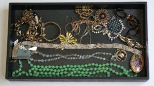 Vintage joblot of Jewellery including gold plated collar necklace and green glass beads