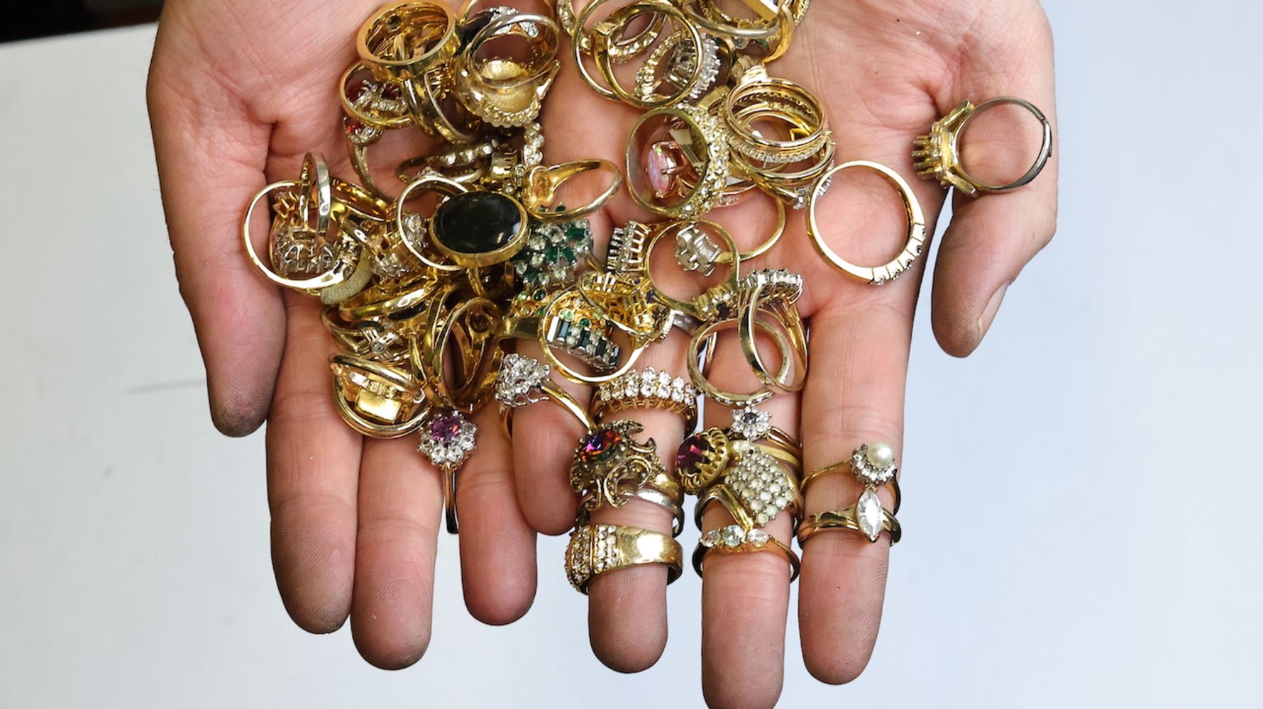 Unreserved Timed Auction of Modern & Vintage Costume Jewellery