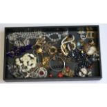 Vintage joblot of jewellery including mother of pearl and Austrian crystal beads