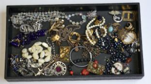 Vintage joblot of jewellery including mother of pearl and Austrian crystal beads