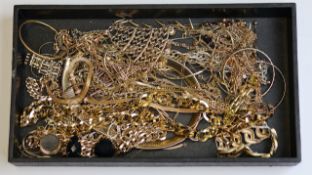 1kg of vintage gold plated chains and jewellery