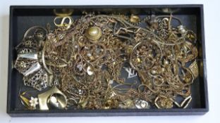 1.4 kg of vintage gold plated chains and jewellery