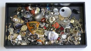 800g of vintage costume pendants