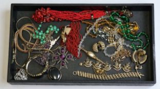Vintage gold plated joblot of mixed jewellery including glass beads