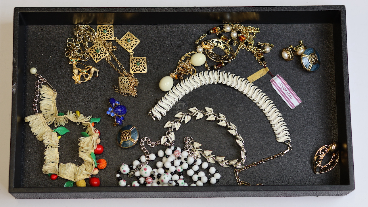 Vintage 1950s / 80s costume jewellery including napier and Marvella