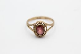 9ct Gold Garnet Solitaire Ring With Openwork Shank (1.6g)