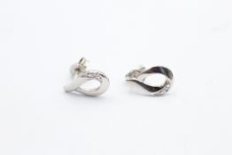 9ct White Gold Diamond Stud Earrings (1g)