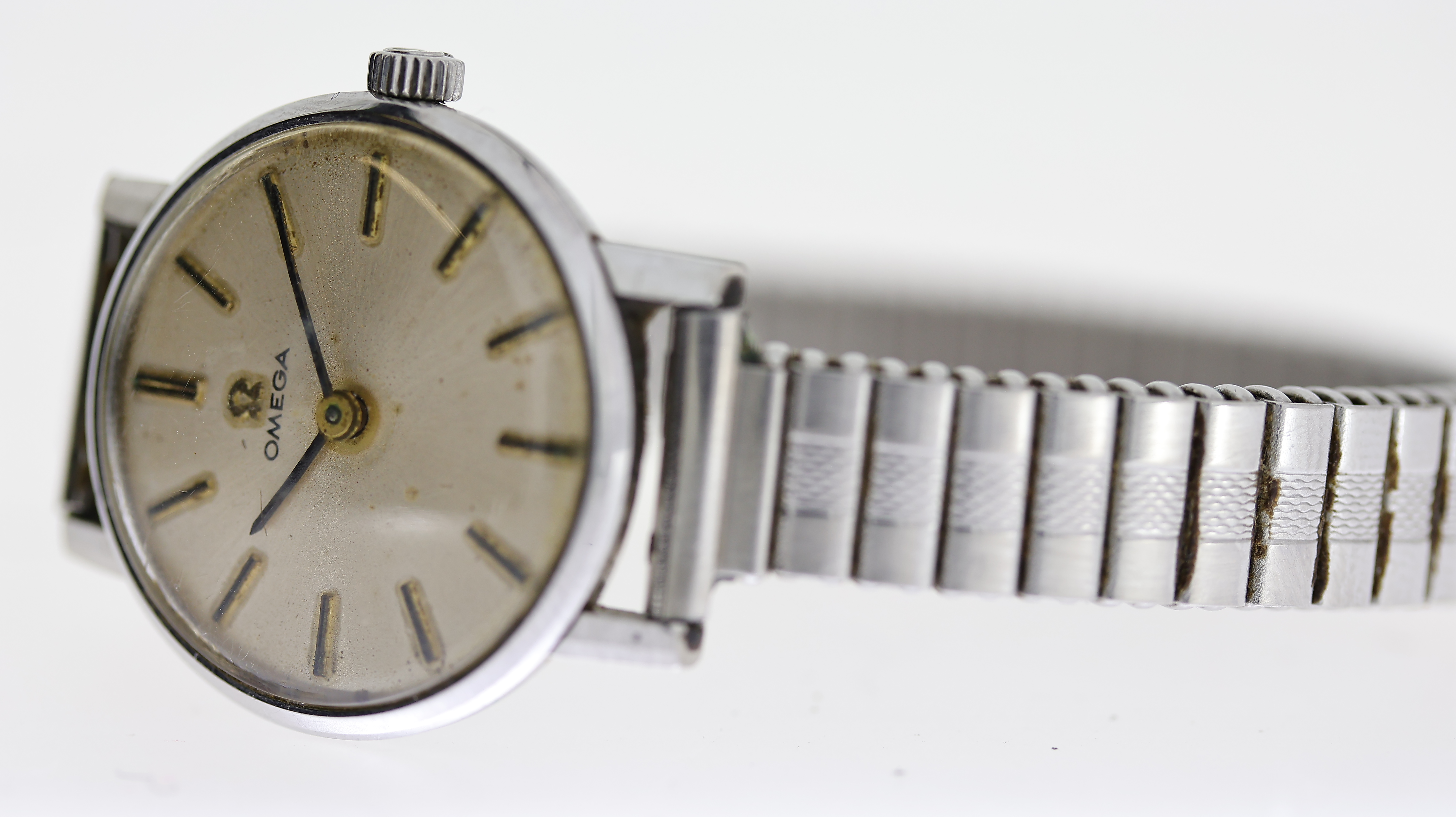 VINTAGE LADIES OMEGA WRISTWATCH, approx 23mm stainless steel case, expandable bracelet, not - Image 2 of 4