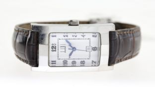 DUNHILL FACET QUARTZ WRISTWATCH, rectangular white dial with arabic numeral hour markers, aprox 22mm