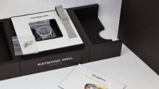 RAYMOND WEIL GENEVE REF 5466 W/BOX, approx 38mm black dial, Roman Numeral hour markers, date