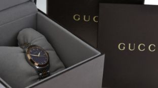 GUCCI QUARTZ REF 126.5 W/BOX, approx 28mm black dial, dauphine hour markers, date aperture at 4 o'