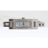 LADIES GUCCI REF 3900L, approx 12mm mother of pearl dial, stainless steel bezel and case, Gucci