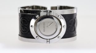 LADIES GUCCI TWIRL REF 112, approx 22mm silver grey dial, stainless steel bezel and case, integrated