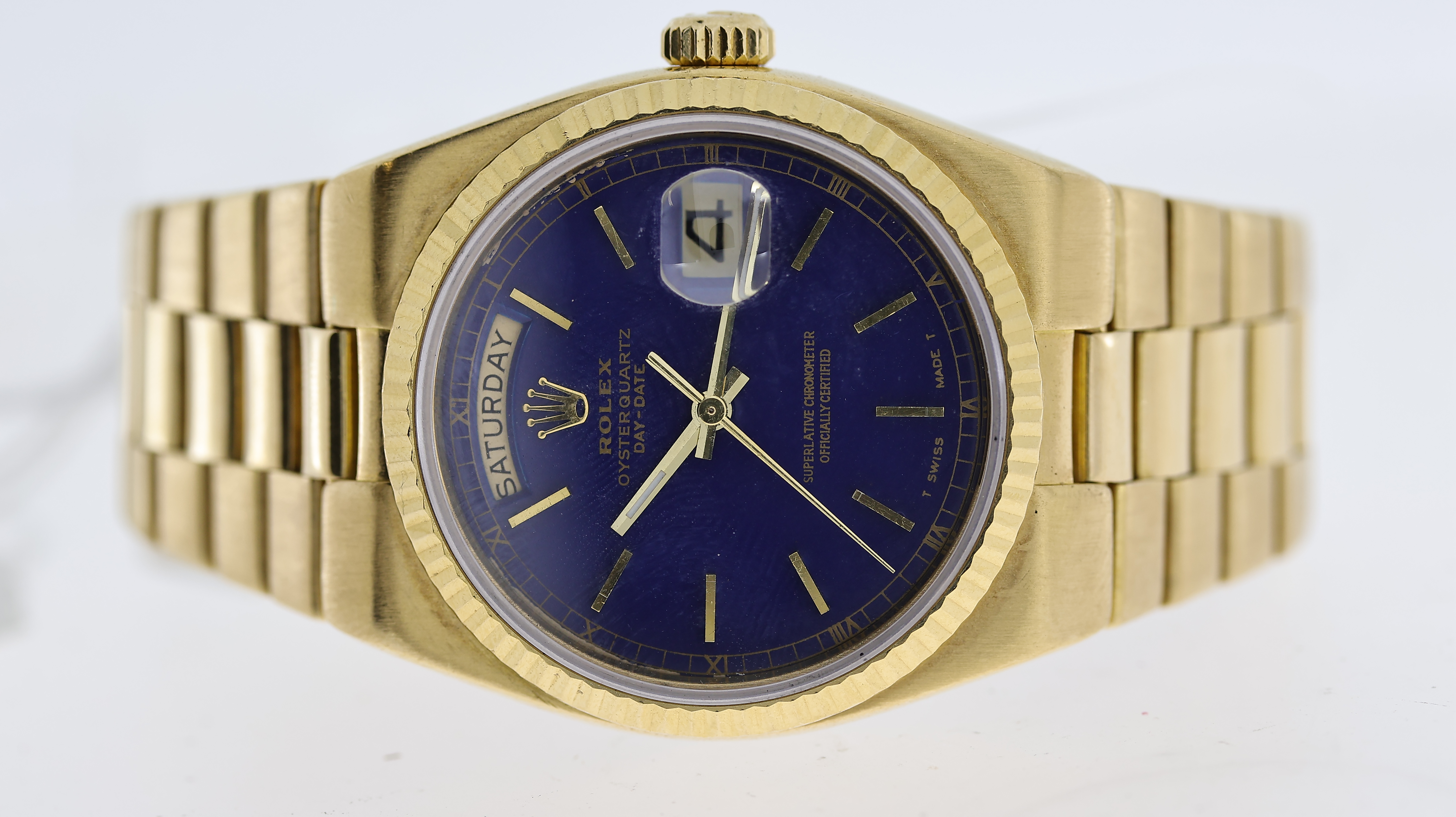 RARE 18CT ROLEX OYSTERQUARTZ DAY-DATE REFERENCE 19018 WITH BOX, blue dial with gold hour markers, - Image 3 of 12