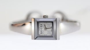 LADIES GUCCI REF 128.5, approx 13mm patterned silver dial, stainless steel bezel and case, Gucci