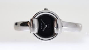 LADIES GUCCI REF 1400L, approx 24mm black dial, stainless steel bezel and case, Gucci crown,