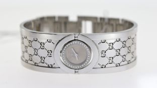 LADIES GUCCI TWIRL REF 112, approx 12mm rotating silver/grey dial, stainless steel bezel with
