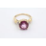 9ct gold pink topaz single stone ring with diamond accents (4.5g)