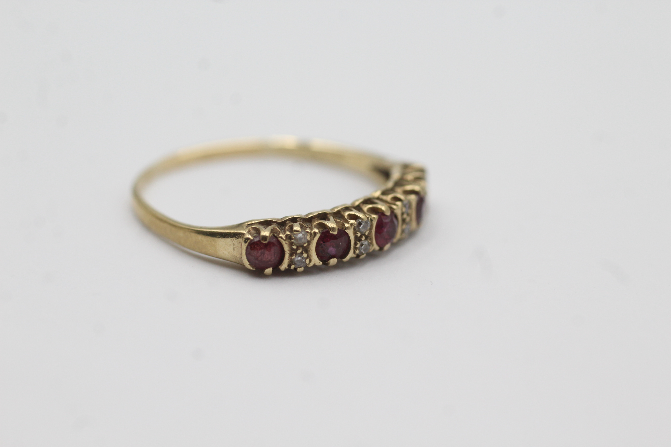 9ct gold ruby five stone ring with diamond spacers (1.4g) - Image 7 of 7