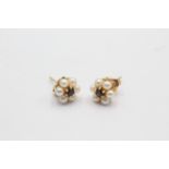 9ct gold sapphire & seed pearl cluster stud earrings (1.7g)