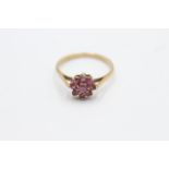 9ct gold ruby floral cluster ring (1.8g)