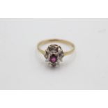 9ct gold diamond & garnet cluster ring (2g)