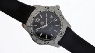 TAG HEUER AQUARACER REFERENCE WAF1110, black dial, stainless steel case and beel, 40mm inc crown