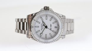LADIES GUCCI DIVE REFERENCE 136.4, white dial, white bezel, 34mm case (inc crown guards),