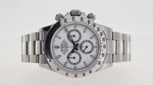 ROLEX DAYTONA COSMOGRAPH REFERENCE 116520 CIRCA 2009, white dial with luminous hour markers, 41mm