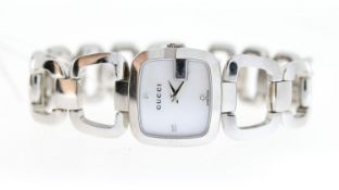 GUCCI BRACELET WATCH REF 125.5, mother of pearl diamond set dial, 24mm stainless steel cushion 'G'