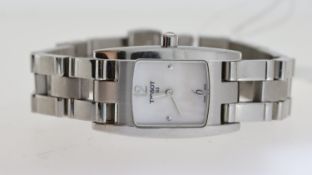 TISSOT LADIES DRESS WATCH REF T042109A, approx 17mm mother of pearl dial with Arabic hour markers,