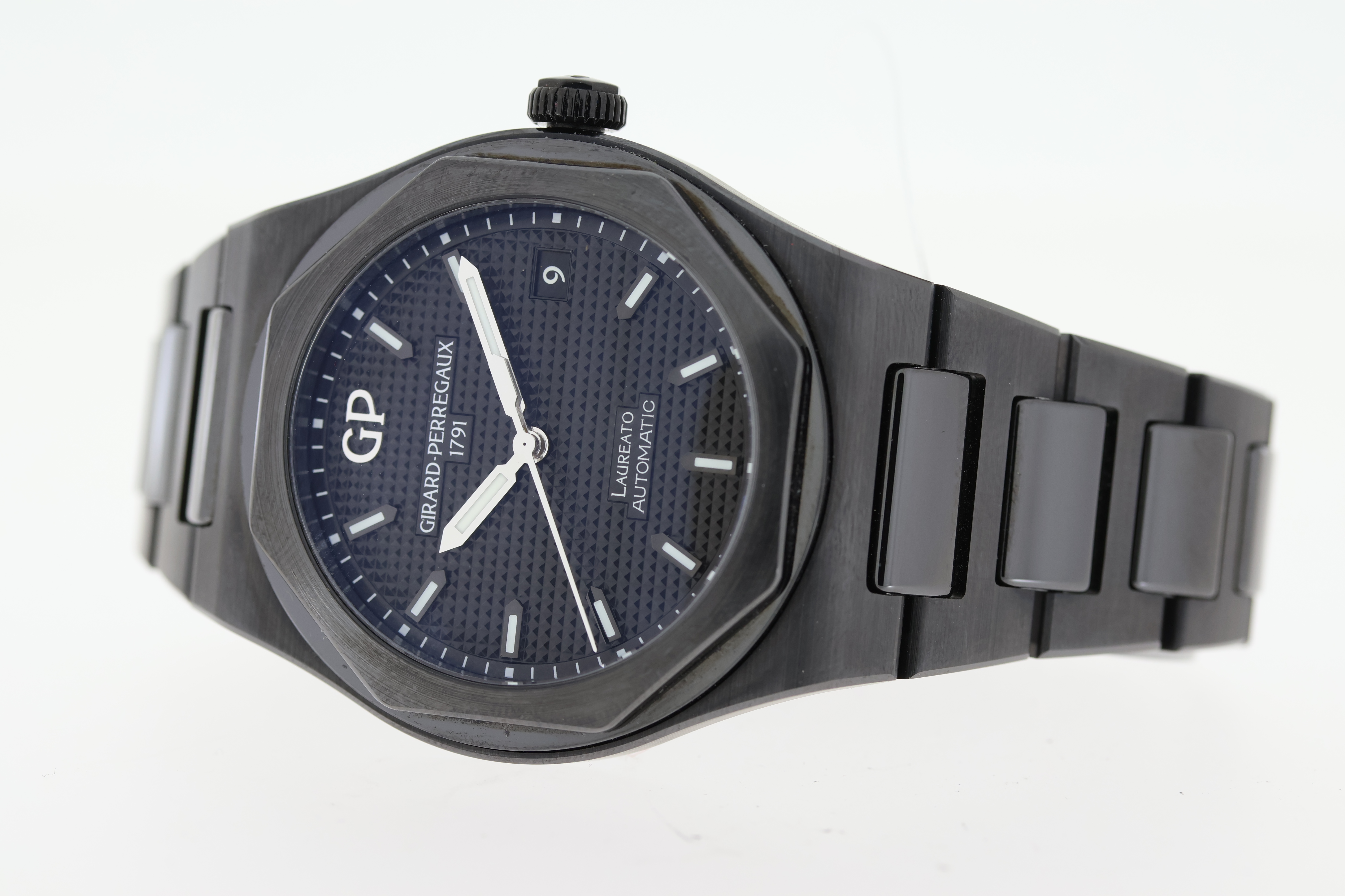 GIRARD PERREGAUX LAUREATO 38 CERAMIC BOX AND PAPERS 2018 - Image 4 of 8