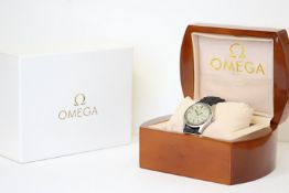 OMEGA SEAMASTER COSMIC 2000 AUTOMATIC WITH BOX, silver dial, black baton hour markers, 38mm