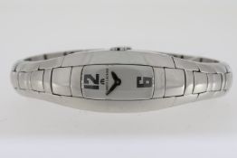 MAURICE LACROIX QUARTZ REFERENCE 32859, 18mm stainless steel case with arabic numerals at 12 and 6