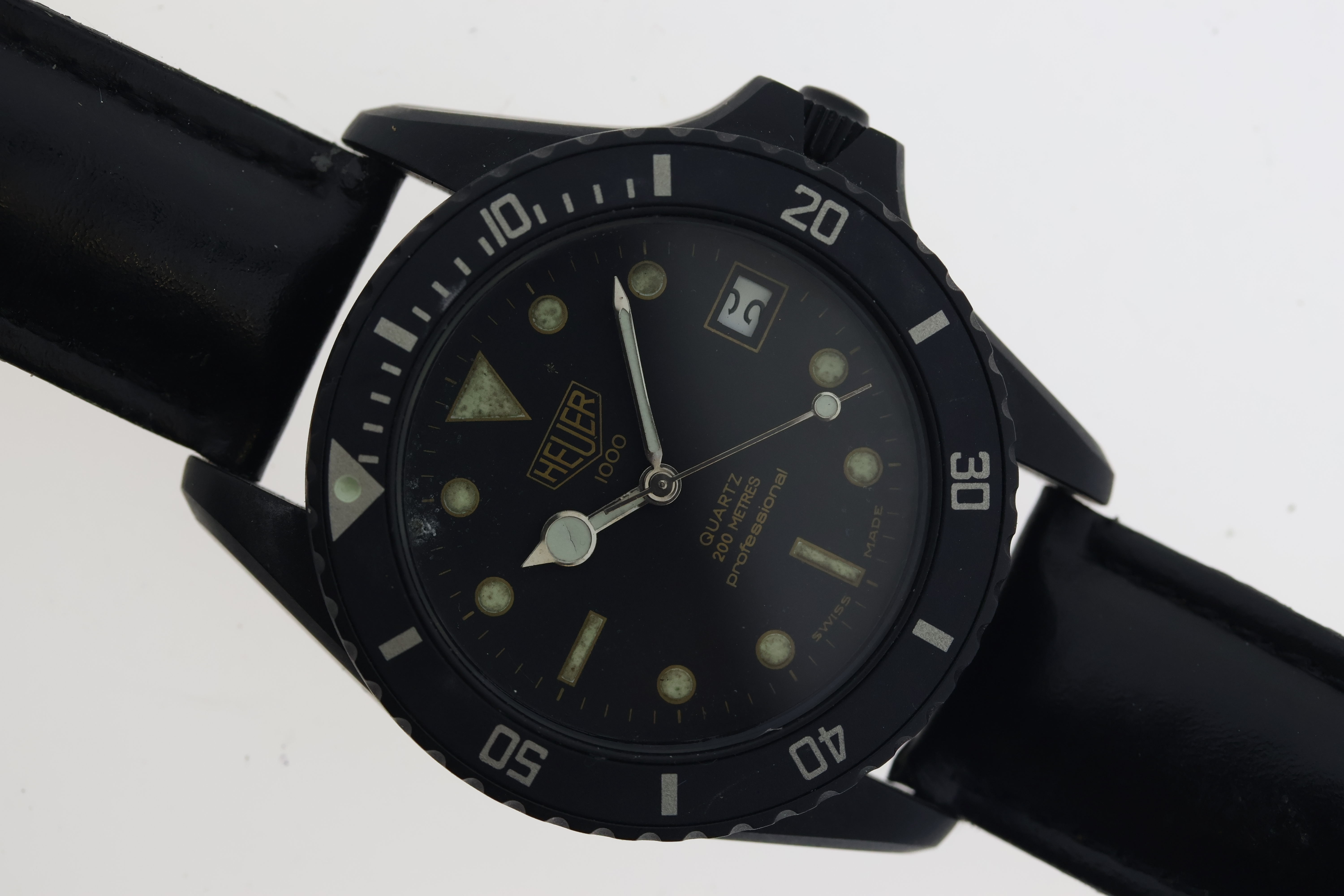 VINTAGE HEUER 1000 DLC COATED QUARTZ WATCH - Image 2 of 3