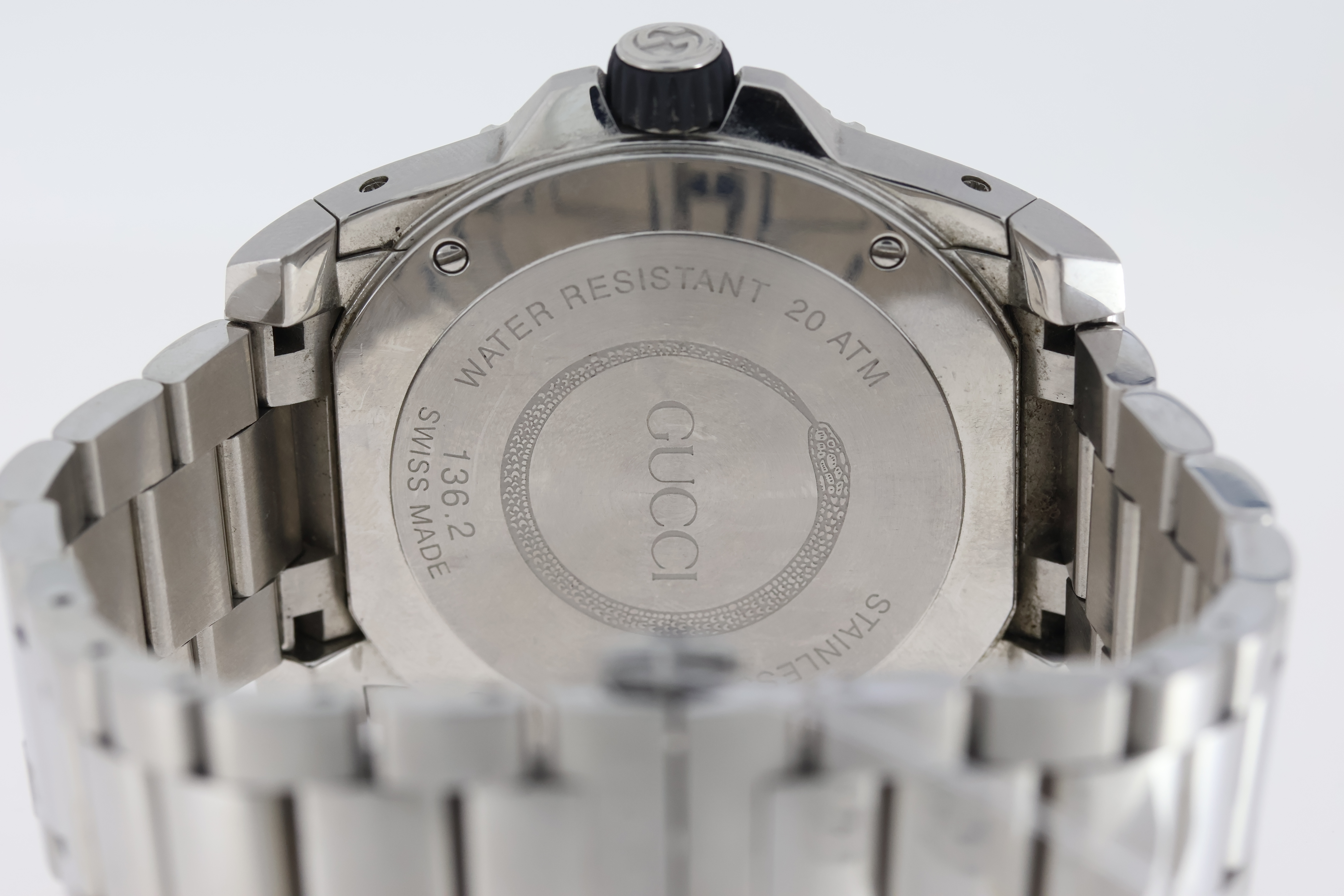 GUCCI QUARTZ DIVE SNAKE WATCH REFERENCE 136.2 W/BOX, Approx 46mm stainless steel case and screw down - Image 6 of 6