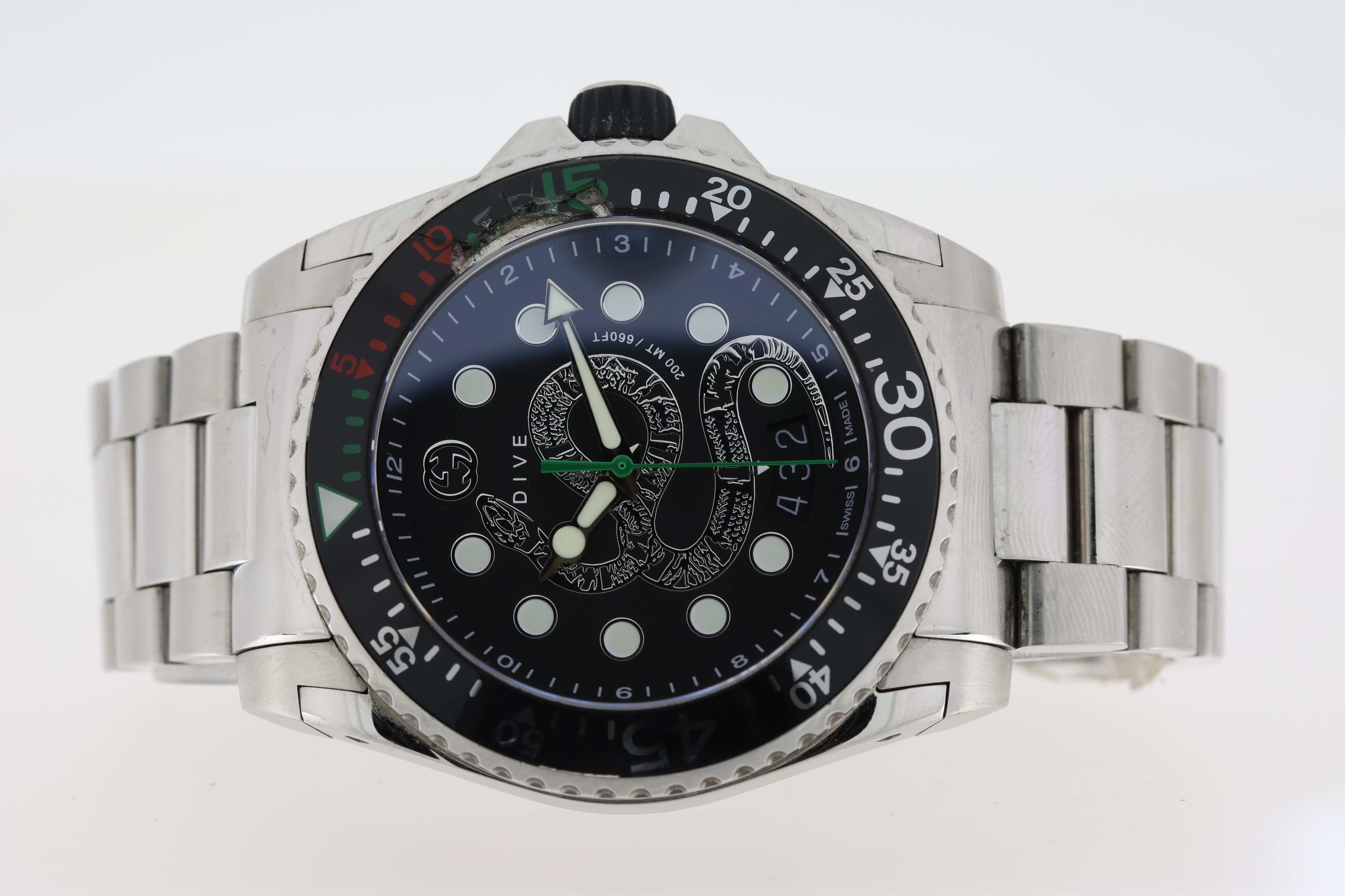 GUCCI QUARTZ DIVE SNAKE WATCH REFERENCE 136.2 W/BOX, Approx 46mm stainless steel case and screw down - Image 3 of 6