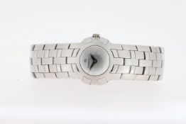 LADIES MAURICE LACROIX QUARTZ WATCH REFERENCE 59858, W/BOX. Approx 24.5mm stainless steel case