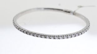 18ct 2.50ct Diamond Flexible Oval Bangle, approximately 56 diamonds mounted in 18ct white gold,
