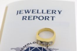 Certificated 9ct yellow gold gent's 3-stone diamond star ring. RBC diamonds 1.03ct. Cert no.